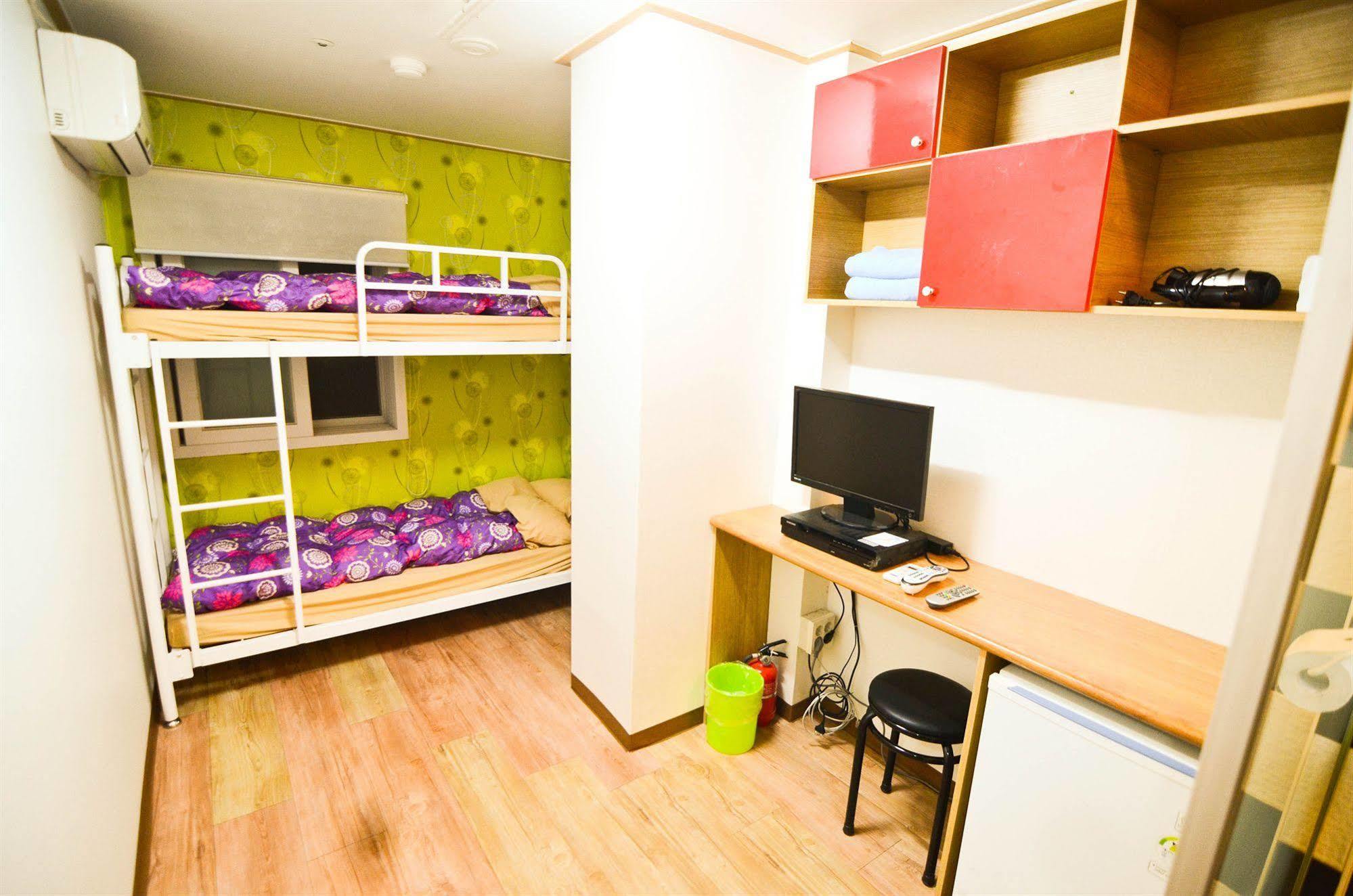 Kimchee Gangnam Guesthouse Сеул Екстериор снимка